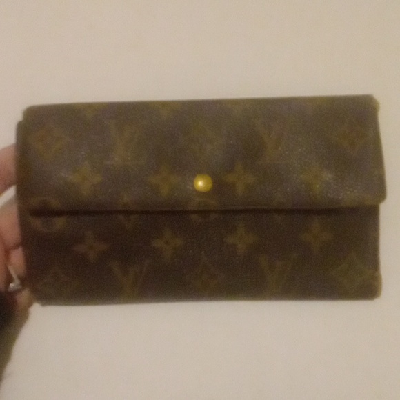 Louis Vuitton monogram tri fold long  wallet very roomy - Picture 6 of 16